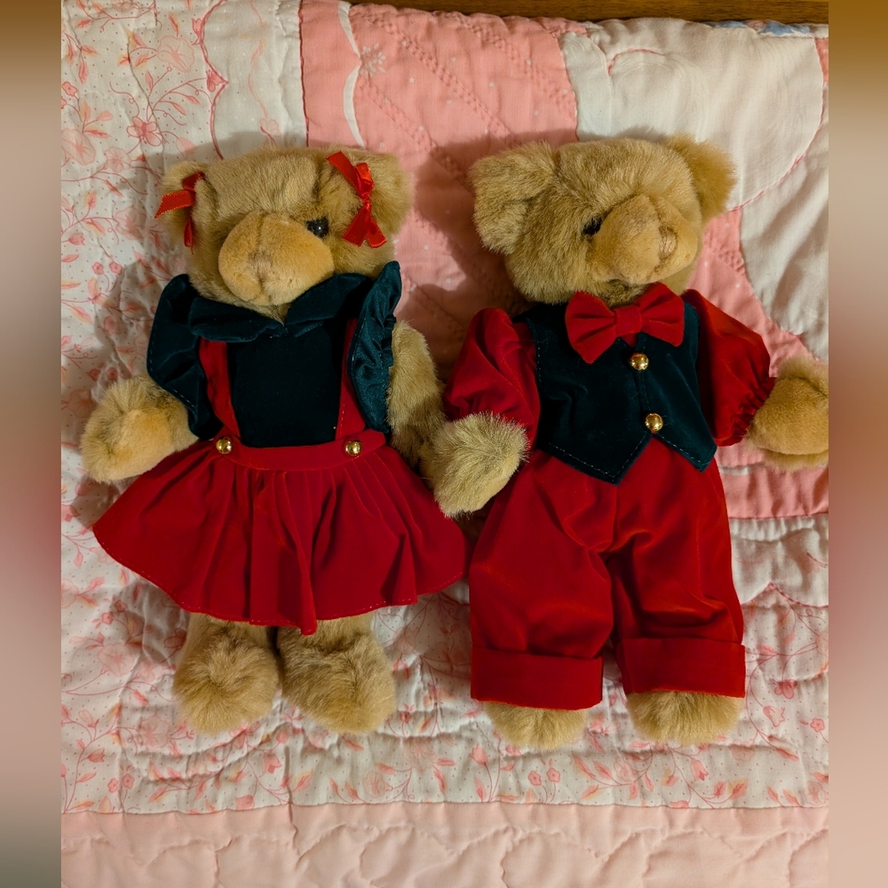 Adorable Vintage Eaton's Christmas Bears